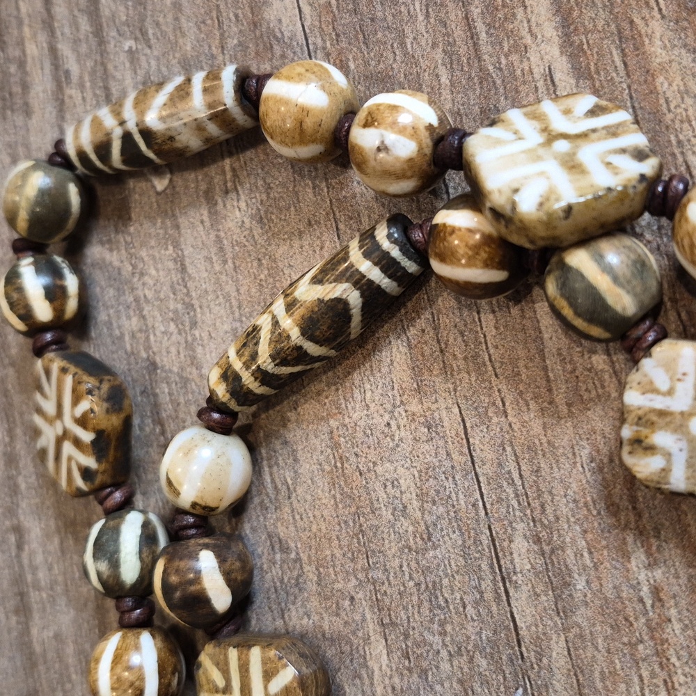 South Asian Burmese Pumtek Pyu Long Beaded Necklace - Picture 9 of 9